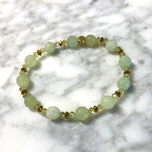 Adventurine & Swarovski crystal bracelet in size 7”